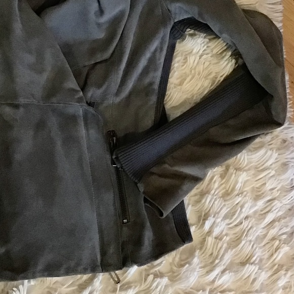 Soft leather jacket - Picture 3 of 8